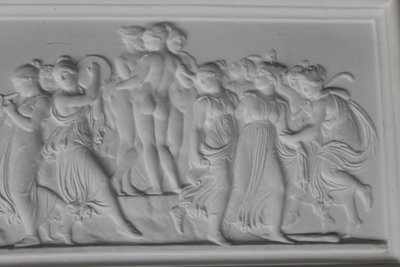 Paire de gypseries bas reliefs avec décor à l'Antique époque fin 19ème encadrées 