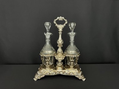 Huilier-vinaigrier in sterling silver and crystal - Minerve, late XIXᵉ century