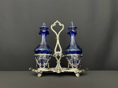Huilier vinaigrier in cut blue crystal, solid silver mount, silversmith A. Debain