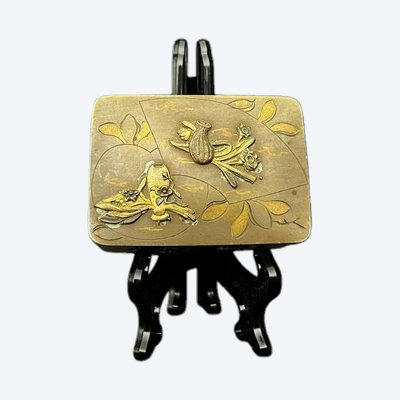 Scatolina giapponese in bronzo con decorazione a intarsio, periodo Meiji (1868-1912)
