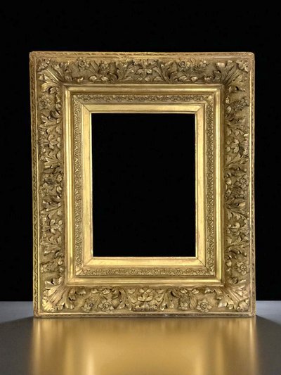 RICHLY SCULPTTED 19th CENTURY FRAME IN WOOD AND GILDED STUC FOR PAINTING 39 cm x 29 cm