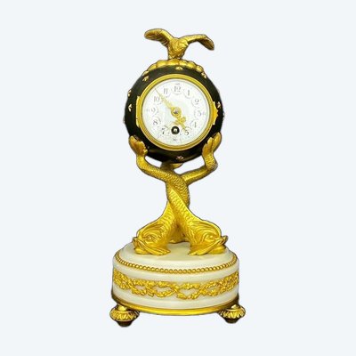 Kugelförmige Pendeluhr aus vergoldeter Bronze im späten Empire-Stil, Epoche Napoleon III.