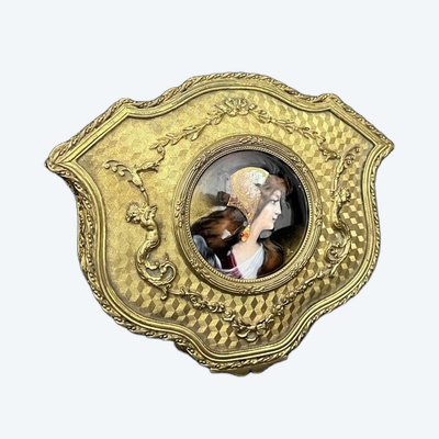 Boîte à bijoux en bronze doré, miniature émaillée signée, XIXe siècle