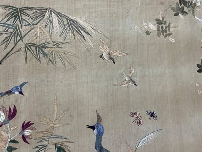 Grande lé di seta ricamato a mano - Cina, fine XIX secolo