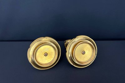Coppia di candelieri in bronzo e smalto cloisonné, stile Napoleone III, fine XIX secolo
