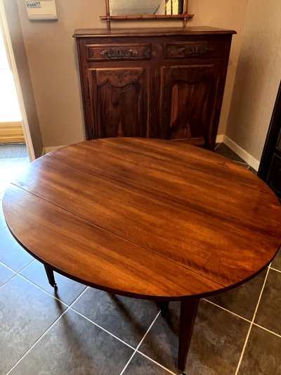 WALNUT SHUTTER TABLE (dining table)