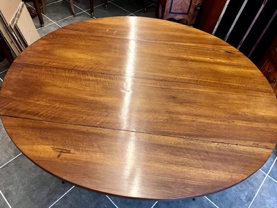 WALNUT SHUTTER TABLE (dining table)