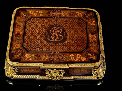 CASE ATTRIBUTED TO "ALPHONSE GIROUX 1776-1848" IN MARQUETRY DECORATED WITH BRONZE