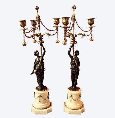 Coppia di candelabri con donne antiche, 1820 circa