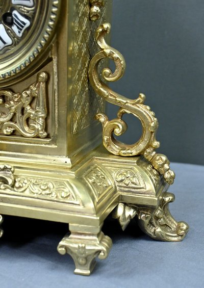 Gilt bronze clock, Louis XIV style - Mid 20th century
