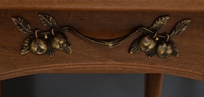 Walnut Allonge Table, 20 place settings, Art Nouveau - Early 20th century