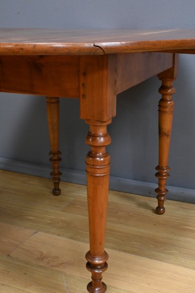 Table 4 à 10 Couverts à Allonges en Merisier, style Louis Philippe – Fin XIXe