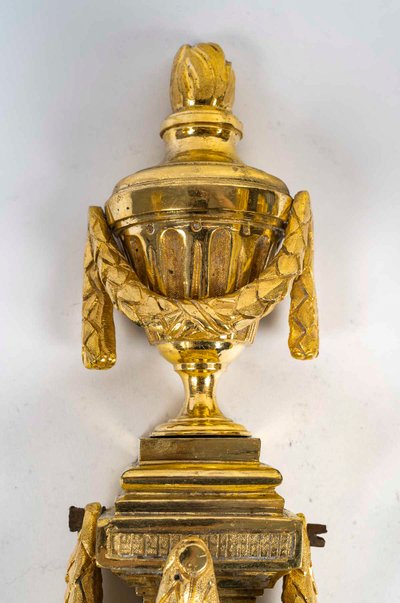 Paire d’Appliques en Bronze Ciselé et Doré à Deux Bras de Lumières d’Époque Louis XVI vers 1780