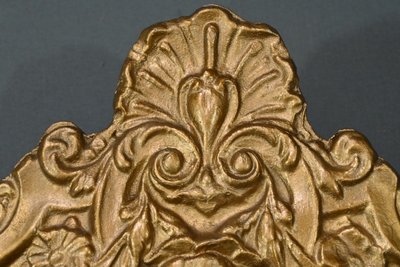 Petit Miroir à Parcloses en Laiton Repoussé – 1900