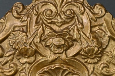 Petit Miroir à Parcloses en Laiton Repoussé – 1900