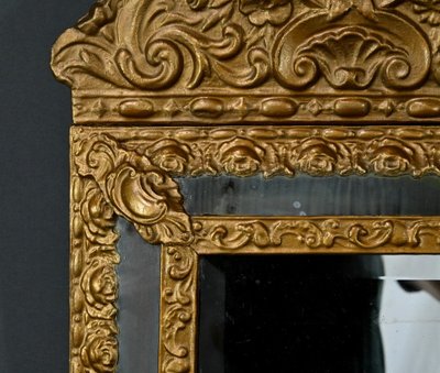 Petit Miroir à Parcloses en Laiton Repoussé – 1900
