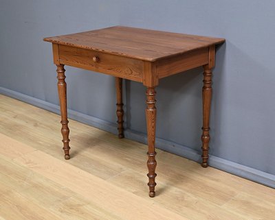Petite Table Bureau en Pitchpin, style Louis-Philippe – Début XXe