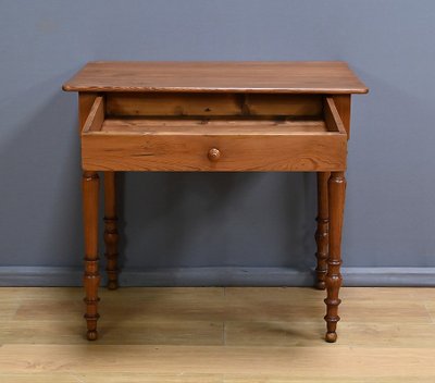 Petite Table Bureau en Pitchpin, style Louis-Philippe – Début XXe