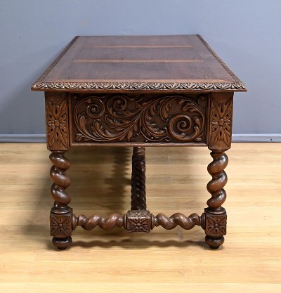 Bureau en Chêne, style Néo-Gothique – Fin XIXe