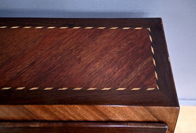 Scrivania inclinata in mogano e palissandro, stile Luigi XVI - metà del XIX secolo