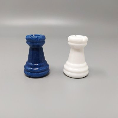 1970 Élégant jeu d'échecs bleu et blanc en albâtre de Volterra fait à la main. Fabriqué en Italie