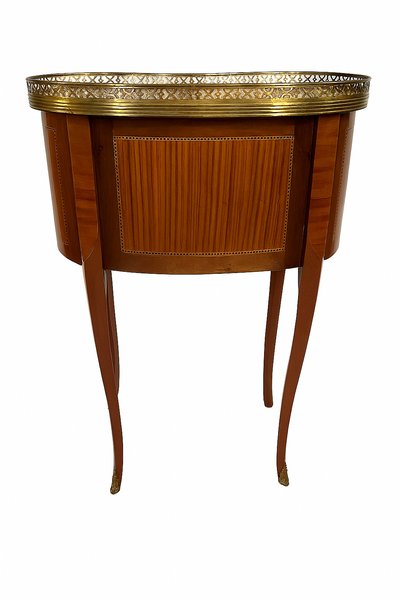 Table d’appoint de style Louis XV – Marqueterie & Bronze doré – France, XIXe siècle