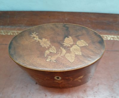 tea caddy.