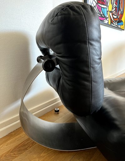 Oscar Niemeyer Lounge Chair + Ottoman Model Alta Bas ON1PH for Mobilier International