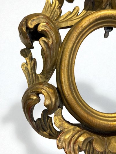 CARVED WOOD AND GILDED OVAL MONOXYLE FRAME FOR PAINTING 10 CM X 8.5 CM
