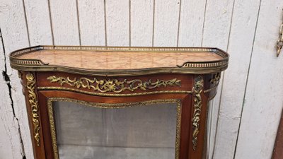 Louis XVI-style curved display case
