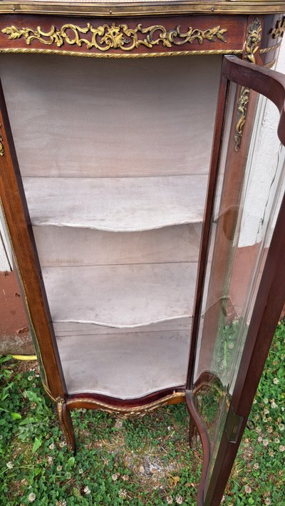 Louis XVI-style curved display case