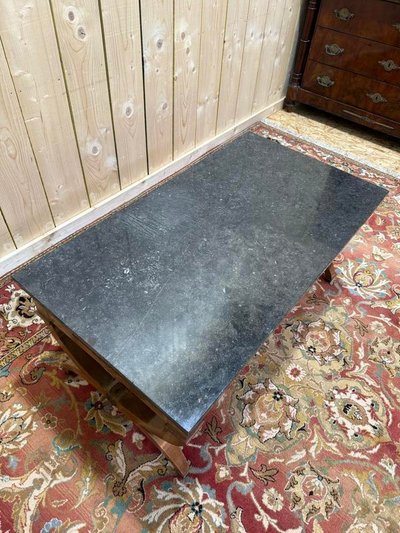 Table basse de style Empire en acajou et marbre noir 