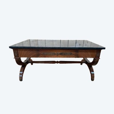 Table basse de style Empire en acajou et marbre noir 
