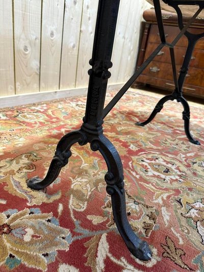 Table de bistro en marbre oval 165 cm!