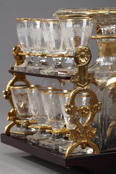 Cave à liqueur Napoléon III en bois d'ébène et incrustations de laiton