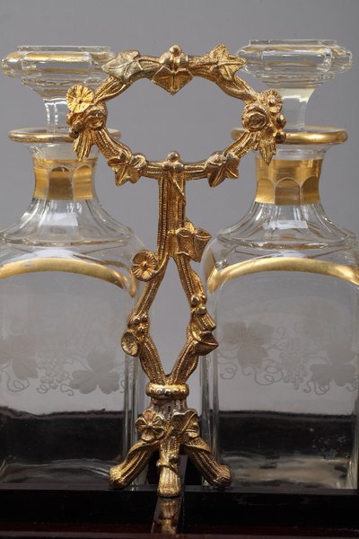 Cave à liqueur Napoléon III en bois d'ébène et incrustations de laiton