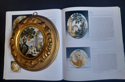Castelli 18th century two oval earthenware animated landscapes