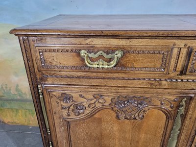 Geschnitzte Anrichte aus Eiche