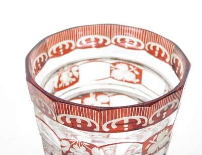 Vase couvert en  verrerie  de Bohème  ht 34cm