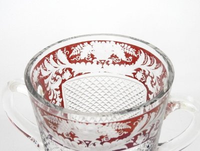 Vase à  deux anses verrerie  de Bohème 