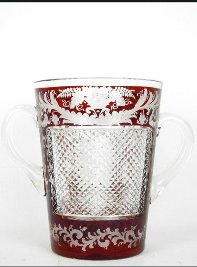 Vase à  deux anses verrerie  de Bohème 