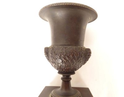 Pair of Empire cassolettes Medici vases bronze angelot Cupid torch 19th century