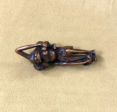 JAPON ancien netsuke en buis figurant ASHINAGA TENAGA