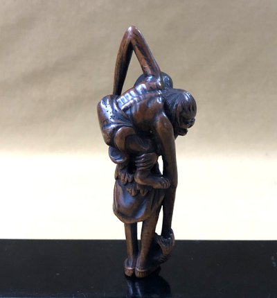 JAPON ancien netsuke en buis figurant ASHINAGA TENAGA