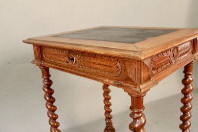 Desserte Louis XIII à pieds tournés