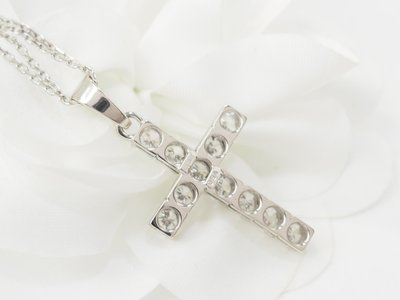 Collana Vintage Cross in oro bianco e diamanti