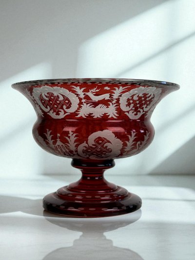 20th CENTURY ROUND CUP IN RED BOHEME CRYSTAL WITH DECORATION OF DEER AND FIREWORKS