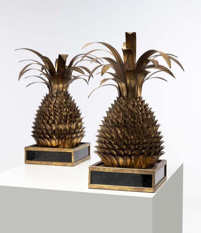 PINEAPPLE-SHAPED LAMP. IN THE "JANSEN 70'S" STYLE IN GILDED METAL