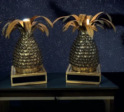PINEAPPLE-SHAPED LAMP. IN THE "JANSEN 70'S" STYLE IN GILDED METAL
