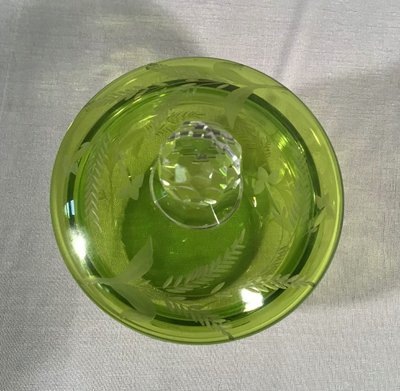 Bonbonnière En Cristal Vert Taillé, 20ème